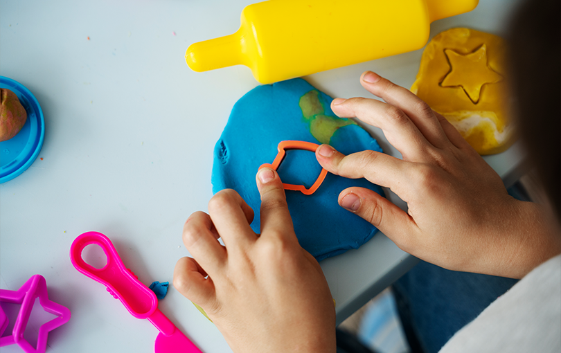 conheca os beneficios da massinha de modelar no desenvolvimento infantil